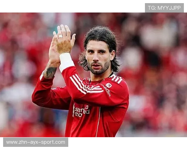 利物浦索博斯洛伊禁区爆射皮球直挂上角:技术与速度的完美结合 利物浦索博斯洛伊禁区爆射皮球直挂上角:技术与速度的完美结合